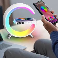 Lámpara RGB Bluetooth con Alarma y Carga Inalámbrica – Iluminación y Sonido Integrados